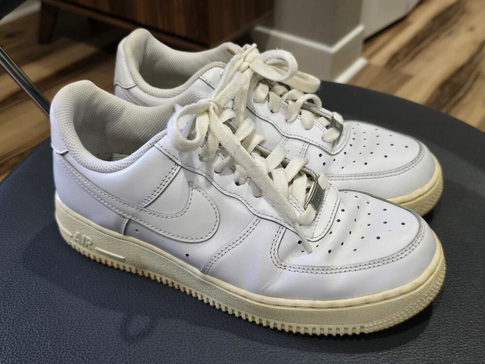 Nike Air Force 1 Low Top White Lace-Up Sneaker Women’s Size 8 shoes
